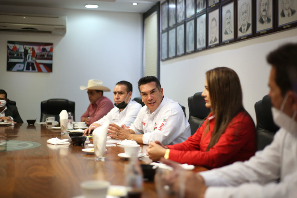 ENCABEZA ALEJANDRO MORENO PRIMERA REUNIÓN DE TRABAJO CON SECTORES DEL PARTIDO